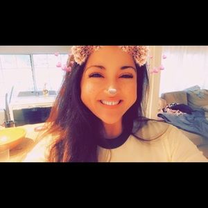 Meet your Posher, Anissa